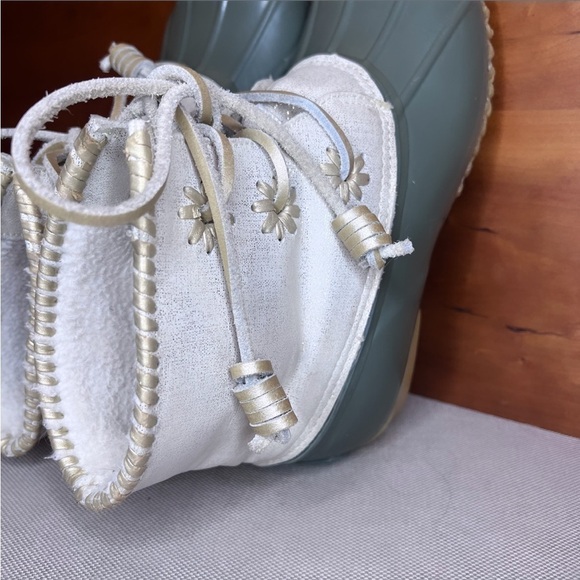 JACK ROGERS Chloe Classic Rain Boots In Olive/Metallic Beige Size 6 - Picture 7 of 9